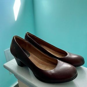 Brown Leather Heels, size 8